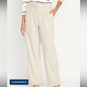 Brand name old navy bundle size M and size 8 . 4 pair of pants.